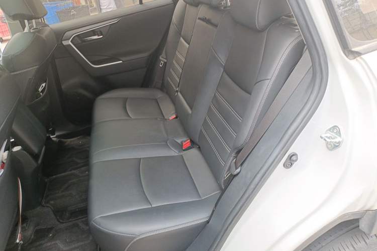 Used Toyota RAV4 2021 2.0L CVT Two-Wheel Drive Fashion PLUS Edition Left Rear Seat
