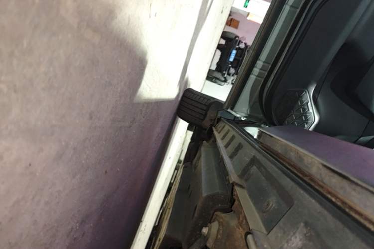 Used Toyota RAV4 2021 Dual-Engine 2.5L E-CVT Two-Wheel Drive Elite Edition Left Side Sill
