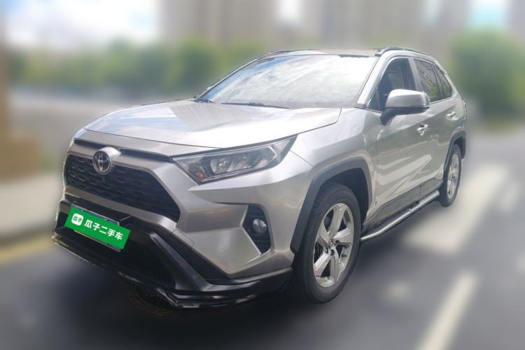 Toyota RAV4 2021 2.0L CVT Two-Wheel Drive Fashion PLUS Edition مستعملة Guazi used car, China used car export, Used car for sale, Used  cars, Cheapest cars for sale