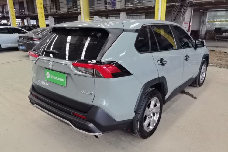 Used Toyota RAV4 2021 2.0L CVT Two-Wheel Drive Fashion PLUS Edition Rear Right 45 Deg
