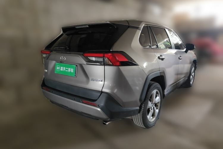 Used Toyota RAV4 2021 2.0L CVT Two-Wheel Drive Fashion Edition Rear Right 45 Deg