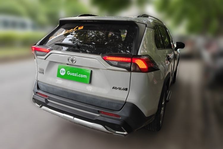 Used Toyota RAV4 2021 2.0L CVT Two-Wheel Drive Fashion PLUS Edition Rear Right 45 Deg