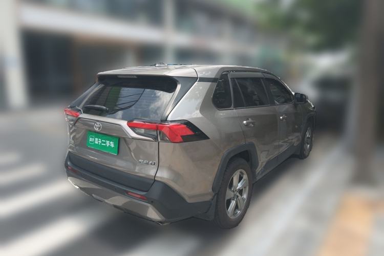 Used Toyota RAV4 2021 2.0L CVT Two-Wheel Drive Fashion PLUS Edition Rear Right 45 Deg