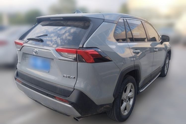Used Toyota RAV4 2021 2.0L CVT Two-Wheel Drive Fashion Edition Rear Right 45 Deg