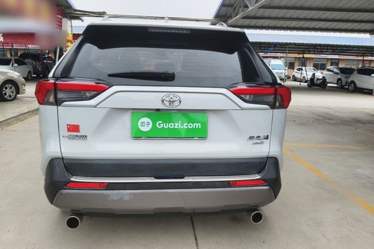 Used Toyota RAV4 2021 2.0L CVT Two-Wheel Drive Fashion Edition Rear