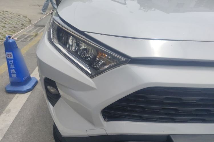 Used Toyota RAV4 2021 2.0L CVT Two-Wheel Drive Fashion Edition Right Front Headlight