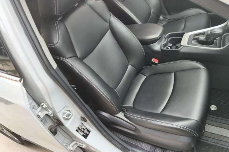 Used Toyota RAV4 2021 2.0L CVT Two-Wheel Drive Fashion Edition Right Front Seat
