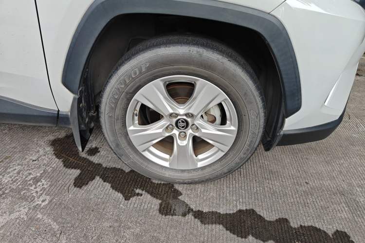 Used Toyota RAV4 2021 2.0L CVT Two-Wheel Drive Urban Edition Right Front Wheel Hub