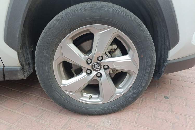 Used Toyota RAV4 2021 2.0L CVT Two-Wheel Drive Fashion PLUS Edition Right Front Wheel Hub