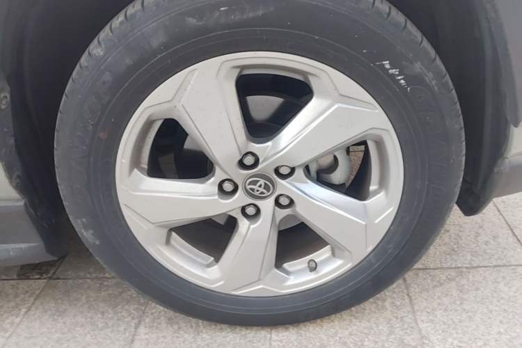 Used Toyota RAV4 2021 2.0L CVT Two-Wheel Drive Fashion Edition Right Front Wheel Hub