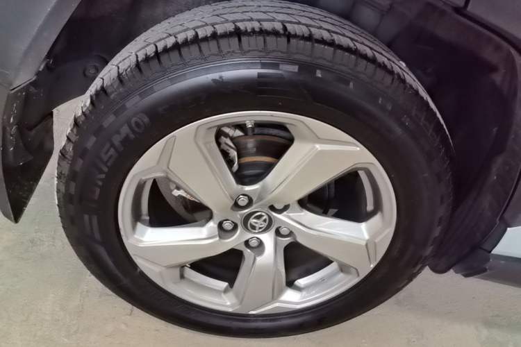 Used Toyota RAV4 2021 2.0L CVT Two-Wheel Drive Fashion PLUS Edition Right Rear Wheel Hub