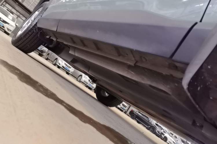 Used Toyota RAV4 2021 2.0L CVT Two-Wheel Drive Fashion PLUS Edition Right Side Sill