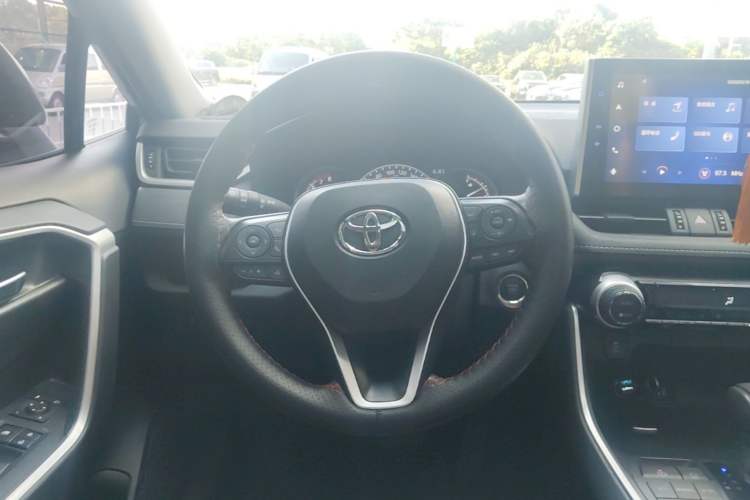 Used Toyota RAV4 2021 2.0L CVT Two-Wheel Drive Fashion Edition Steering Wheel