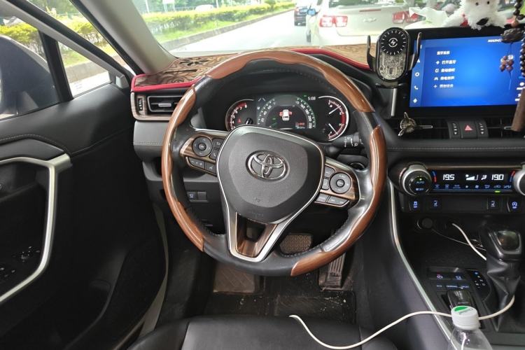 Used Toyota RAV4 2021 2.0L CVT Two-Wheel Drive Fashion PLUS Edition Steering Wheel