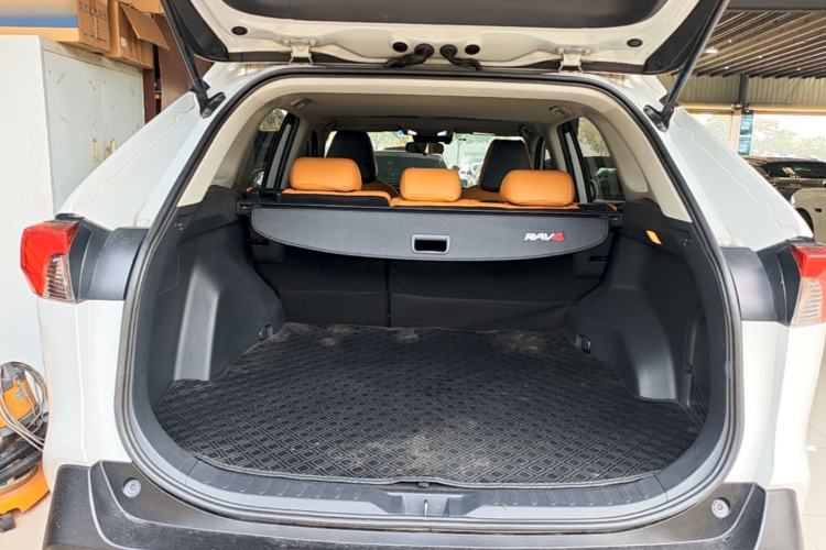 Used Toyota RAV4 2021 Dual-Engine 2.5L E-CVT Two-Wheel Drive Elite Edition Trunk