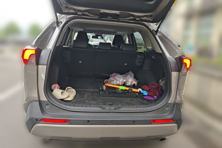 Used Toyota RAV4 2021 2.0L CVT Two-Wheel Drive Fashion PLUS Edition Trunk