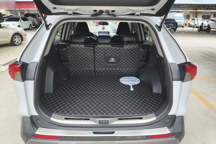 Used Toyota RAV4 2021 2.0L CVT Two-Wheel Drive Fashion Edition Trunk