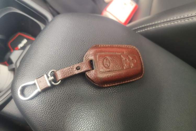 Used Toyota RAV4 2021 2.0L CVT Two-Wheel Drive Fashion Edition Vehicle Key