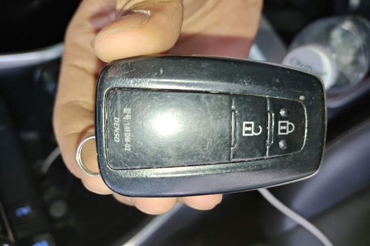 Used Toyota RAV4 2021 2.0L CVT Two-Wheel Drive Fashion PLUS Edition Vehicle Key