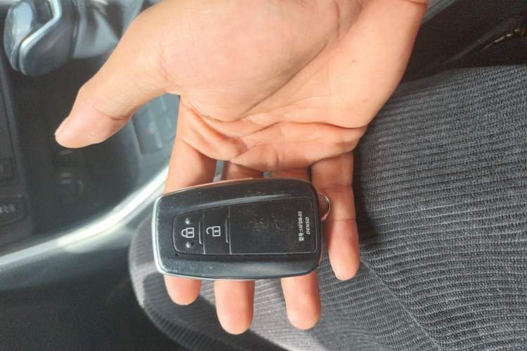 Used Toyota RAV4 2021 2.0L CVT Two-Wheel Drive Fashion PLUS Edition Vehicle Key
