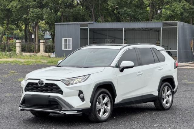 Used Toyota RAV4 2021 2.0L CVT Two-Wheel Drive Fashion Edition