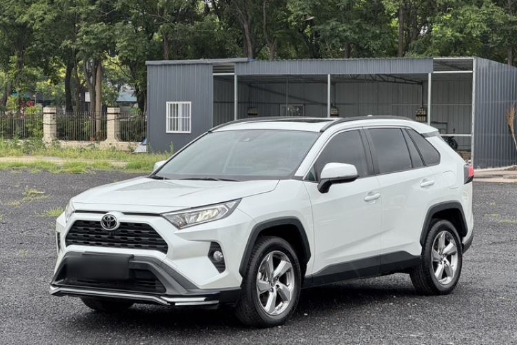 Used Toyota RAV4 2021 2.0L CVT Two-Wheel Drive Fashion Edition Guazi used car, China used car export, Used car for sale, Used cars, Cheapest cars for sale