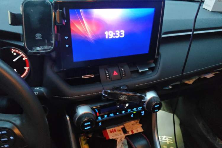 Used Toyota RAV4 2021 2.0L CVT Two-Wheel Drive Fashion PLUS Edition Audio And AC Panel