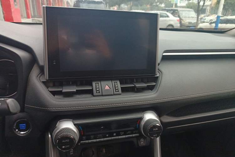 Used Toyota RAV4 2021 2.0L CVT Two-Wheel Drive Fashion Edition Audio And AC Panel