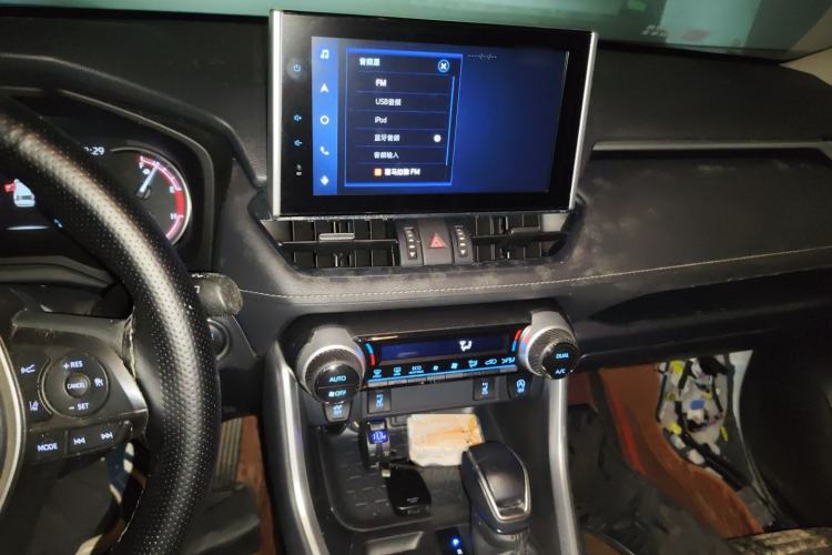 Used Toyota RAV4 2021 2.0L CVT Two-Wheel Drive Fashion PLUS Edition Audio And AC Panel