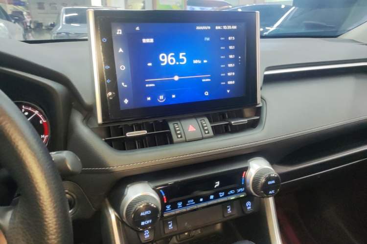 Used Toyota RAV4 2021 2.0L CVT Two-Wheel Drive Fashion PLUS Edition Audio And AC Panel