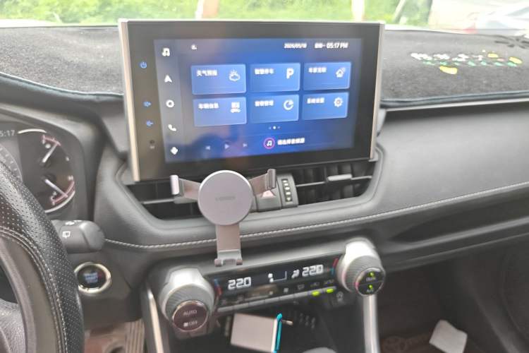 Used Toyota RAV4 2021 2.0L CVT Two-Wheel Drive Fashion Edition Audio And AC Panel