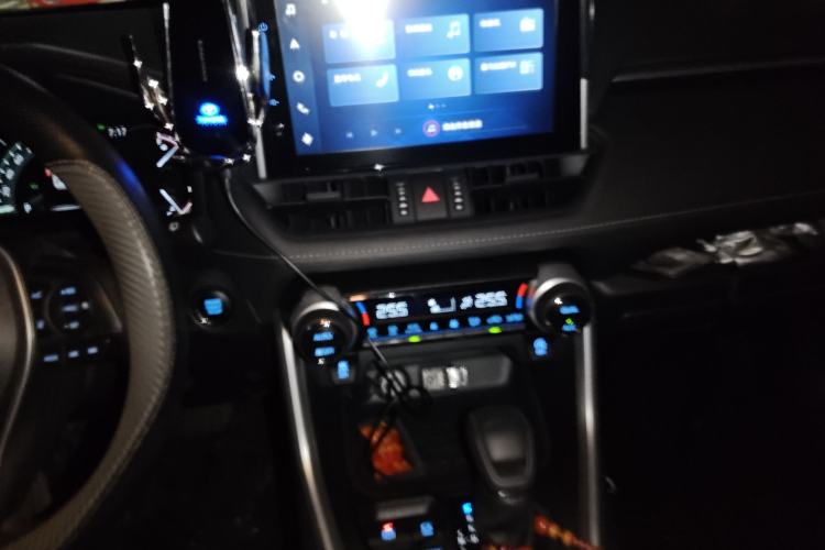 Used Toyota RAV4 2021 2.0L CVT Two-Wheel Drive Fashion Edition Audio And AC Panel