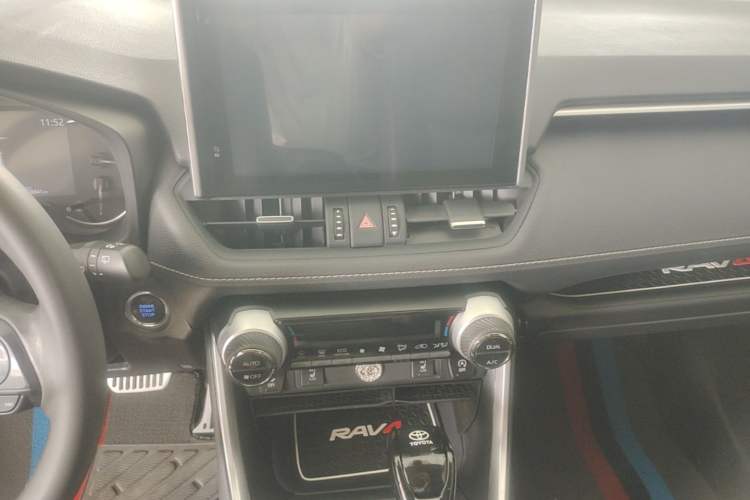 Used Toyota RAV4 2021 2.0L CVT Two-Wheel Drive Fashion PLUS Edition Audio And AC Panel