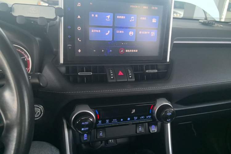 Used Toyota RAV4 2021 2.0L CVT Two-Wheel Drive Fashion PLUS Edition Audio And AC Panel
