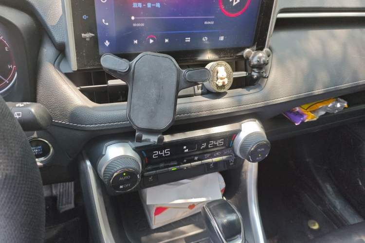 Used Toyota RAV4 2021 2.0L CVT Two-Wheel Drive Fashion PLUS Edition Audio And AC Panel