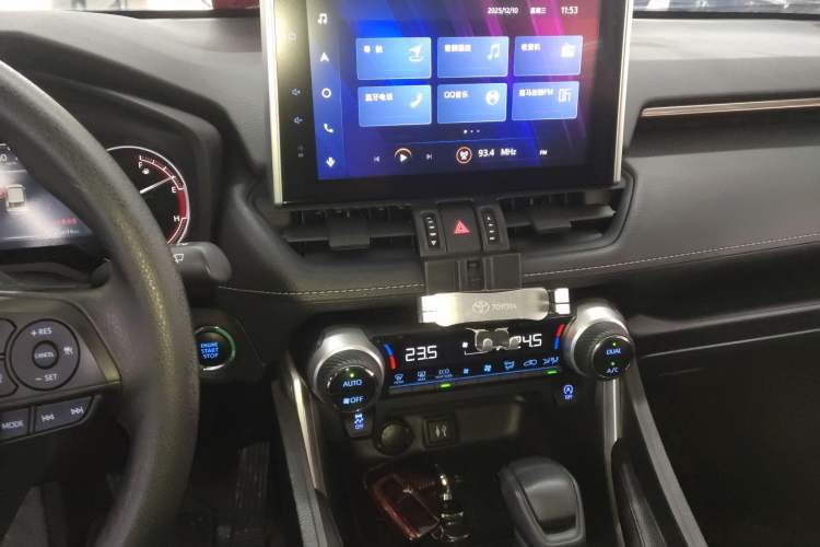 Used Toyota RAV4 2021 2.0L CVT Two-Wheel Drive Fashion Edition Audio And AC Panel