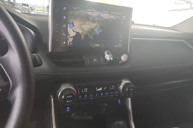Used Toyota RAV4 2021 2.0L CVT 4x4 Trend Edition Audio And AC Panel