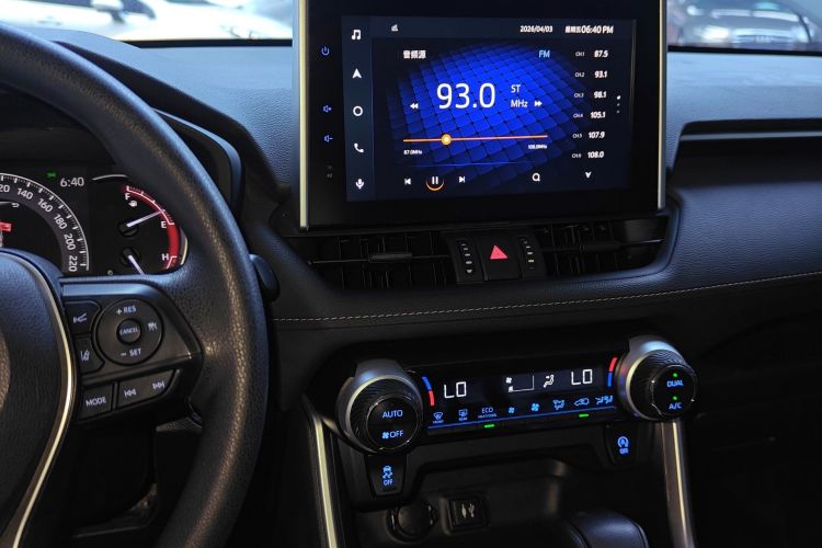 Used Toyota RAV4 2021 2.0L CVT Two-Wheel Drive Fashion Edition Audio And AC Panel