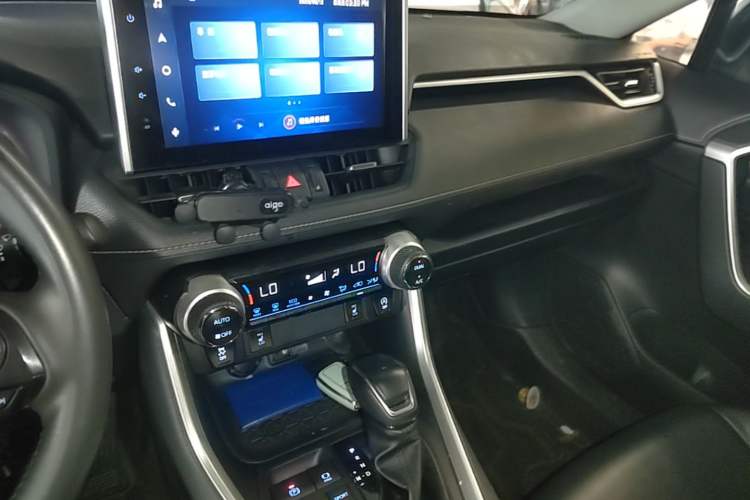 Used Toyota RAV4 2021 2.0L CVT Two-Wheel Drive Fashion PLUS Edition Audio And AC Panel