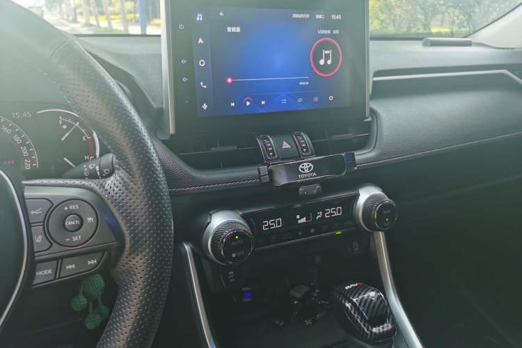 Used Toyota RAV4 2021 2.0L CVT Two-Wheel Drive Fashion Edition Audio And AC Panel