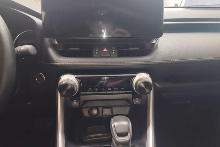 Used Toyota RAV4 2021 2.0L CVT Two-Wheel Drive Urban Edition Audio And AC Panel