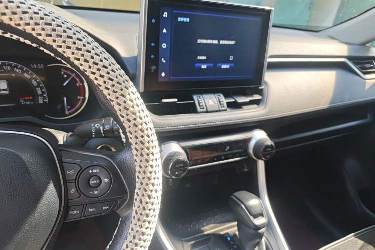 Used Toyota RAV4 2021 2.0L CVT Two-Wheel Drive Fashion Edition Audio And AC Panel