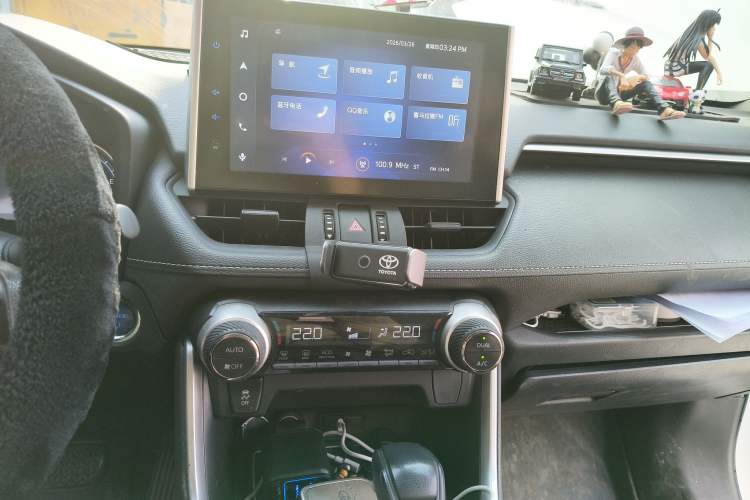 Used Toyota RAV4 2021 Dual-Engine 2.5L E-CVT Two-Wheel Drive Elite Edition Audio And AC Panel