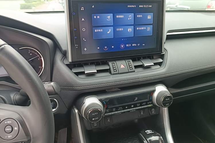 Used Toyota RAV4 2021 2.0L CVT Two-Wheel Drive Fashion PLUS Edition Audio And AC Panel