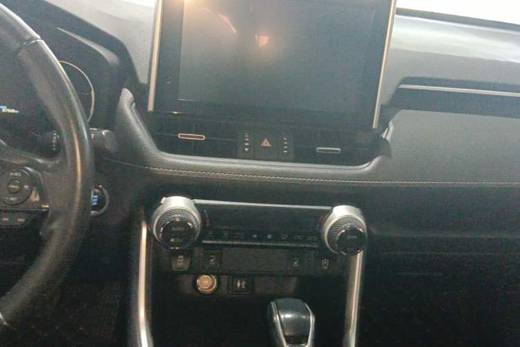 Used Toyota RAV4 2021 2.0L CVT Two-Wheel Drive Fashion PLUS Edition Audio And AC Panel