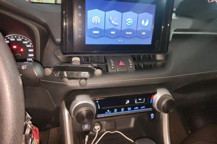 Used Toyota RAV4 2021 2.0L CVT Two-Wheel Drive Urban Edition Audio And AC Panel