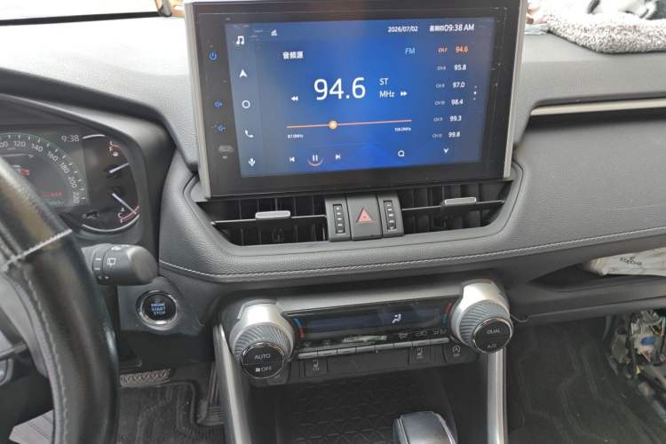 Used Toyota RAV4 2021 2.0L CVT Two-Wheel Drive Fashion PLUS Edition Audio And AC Panel
