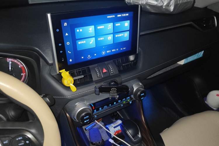 Used Toyota RAV4 2021 2.0L CVT Two-Wheel Drive Fashion PLUS Edition Audio And AC Panel