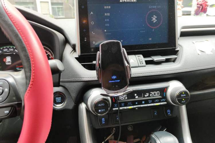 Used Toyota RAV4 2021 2.0L CVT Two-Wheel Drive Prestige Edition Audio And AC Panel