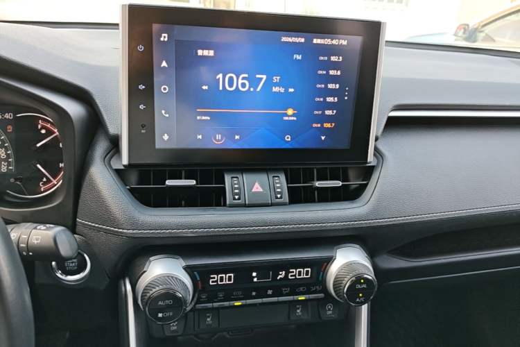 Used Toyota RAV4 2021 2.0L CVT Four-Wheel Drive Premium Edition Audio And AC Panel